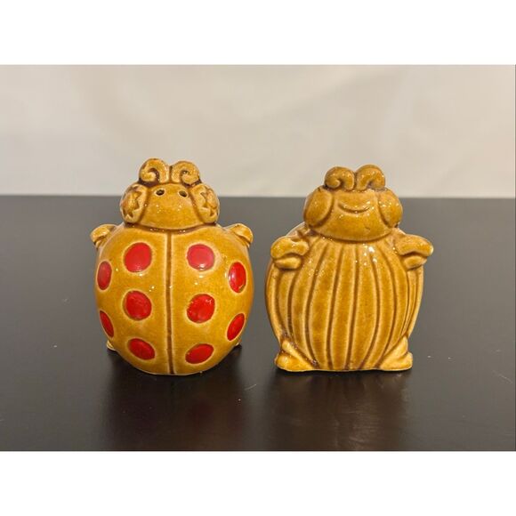 Vintage Ladybug salt and pepper shakers Japan - Picture 1 of 9